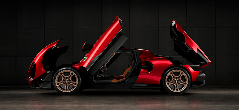 Theatrical and functional opening of the front and rear “cofango"