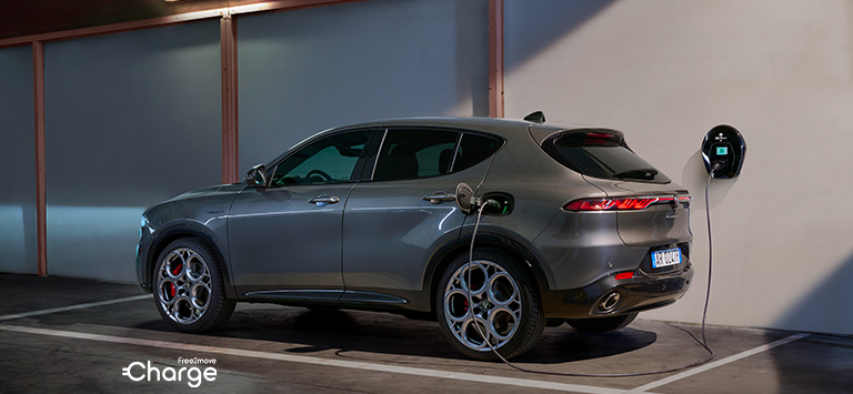 Cómo funciona la recarga de los híbridos enchufables - Alfa Romeo