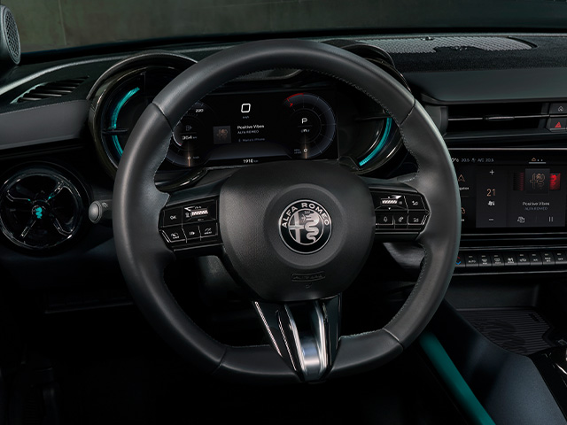 Alfa Romeo Junior - Junior Ibrida 2024 Interior - Volante