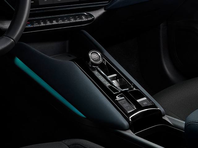 Alfa Romeo Junior - Junior Ibrida 2024 Interior - Consola central