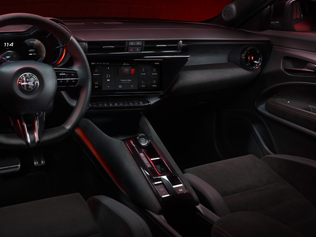 Alfa Romeo Junior - Junior Elettrica 2024 Interior - Consola central