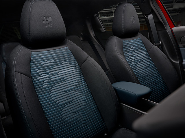 Alfa Romeo Junior - Junior Elettrica 2024 Interior - Asientos Icona