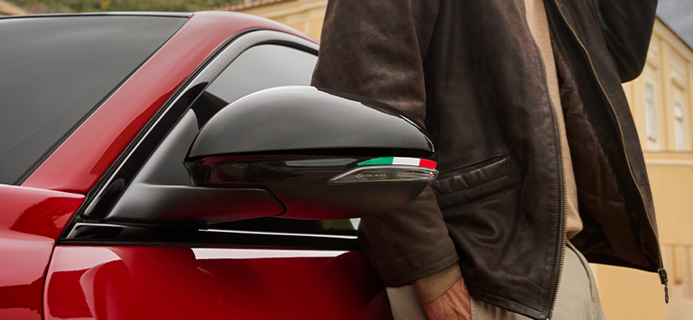 Capó del espejo exterior del Alfa Romeo Giulia Intensa