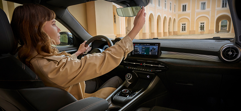 Interior premium del Alfa Romeo Tonale Intensa