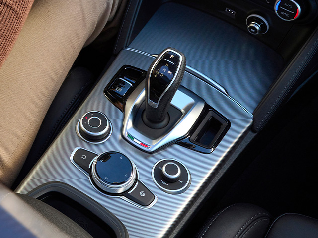Alfa Romeo Stelvio MY23 - Interior 4
