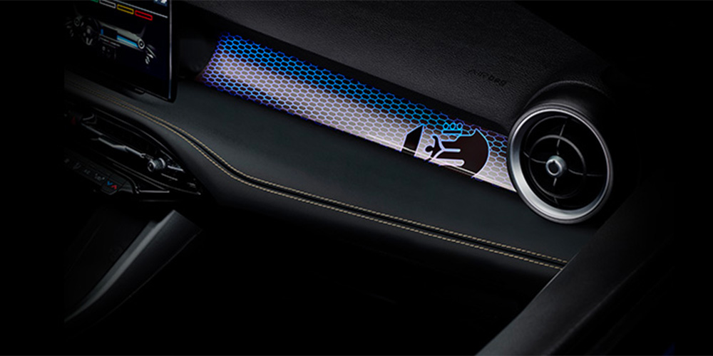 Alfa Romeo Tonale - Galería Accesorios Mopar - Umbrales de puerta iluminados