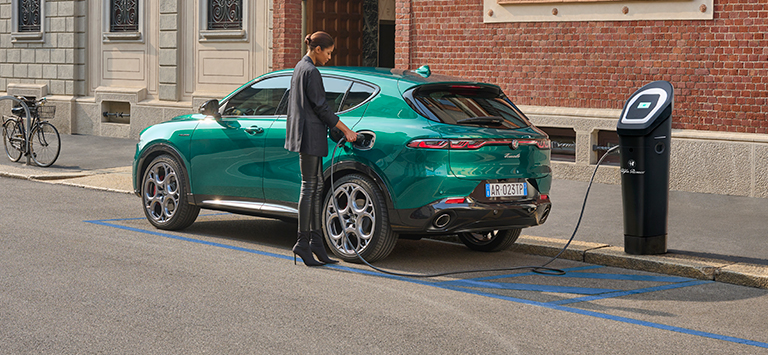 Alfa Tonale Plug-in Hybrid Exterior - Cristales Tintados